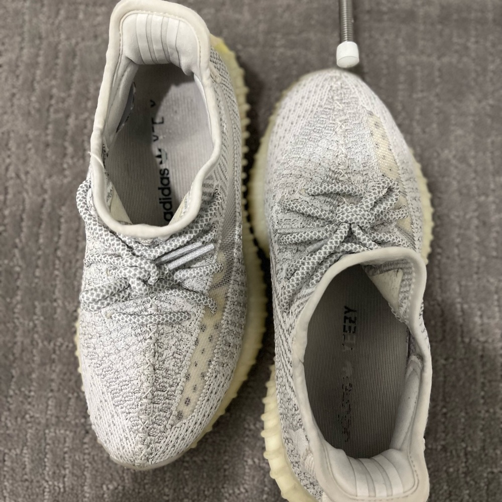 Yeezy 350 shoes - Picture 6 of 7